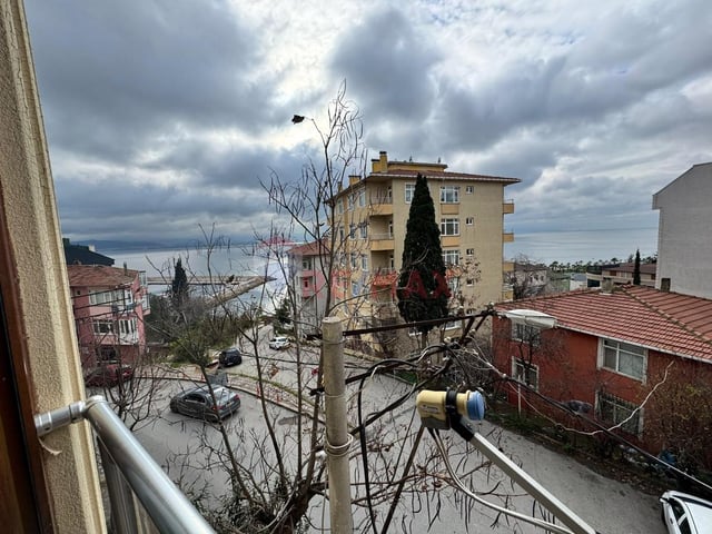 DARICA YALI MAH DENİZ MANZARALI GENİŞ 2+1 SATILIK DAİRE