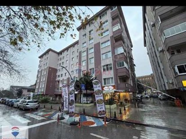Bulvarda satılık 3+1 daire