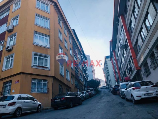 SÜTLÜCE MERKEZI KONUMDA ASANSÖRLÜ TERASLI ÇATI DUBLEKS