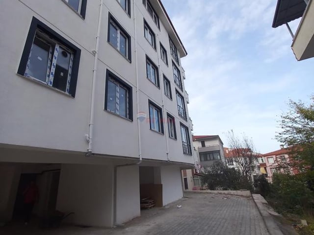 REMAX FREKANS'TAN SARIKUMDA OTOPARK VE ASANSÖRLÜ 2+1 0 DAİRELER