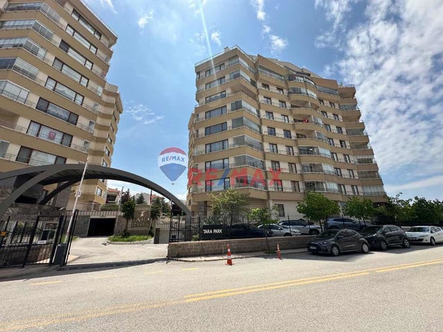 TARA PARK SITESI’NDE GENIŞ BALKONLU, MANZARALI 4,5+1 LÜKS DAIRE