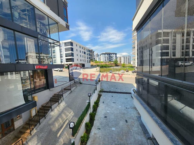 KİRALIK 1+1 DAİREYERDEN ISITMALI,OTOPARKLI,ÇİFT ASANSÖRLÜ