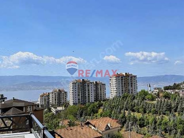 İZMİT 'TE. DENİZ MANZARALI, YERDEN ISITMA 2+1 DUBLEXS SIFIR DAİRE