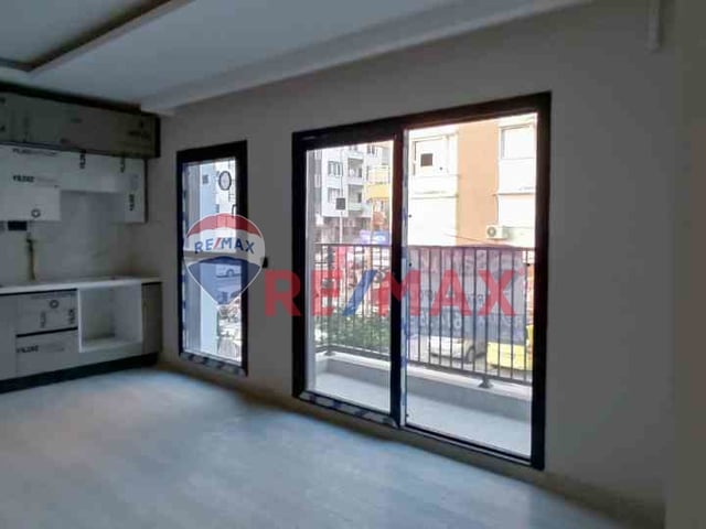 KUŞADASI SATILIK SIFIR DENIZE 100M ARAKAT LÜX DAIRE