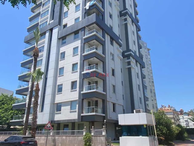 YEŞILBAHÇE AKRA BARUT KARŞISI GIRITLI ALI BEY SIT.SATILIK 4+1 ARAKAT