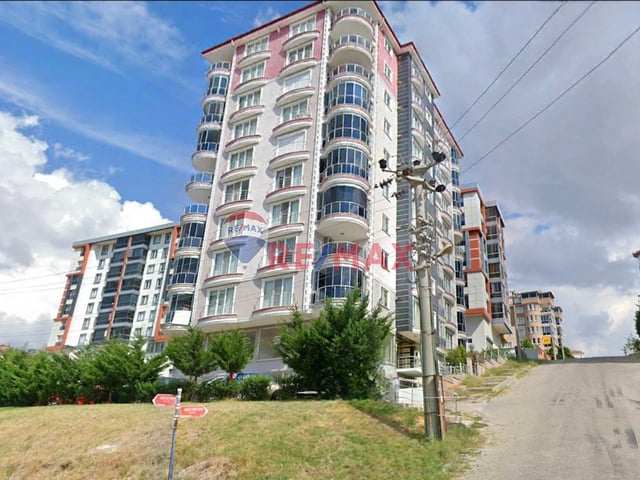 EDIRNE SUNNI GÖLET BÖLGESINDE EBEVEYN BANYOLU 3+1 SATILIK DAIRE