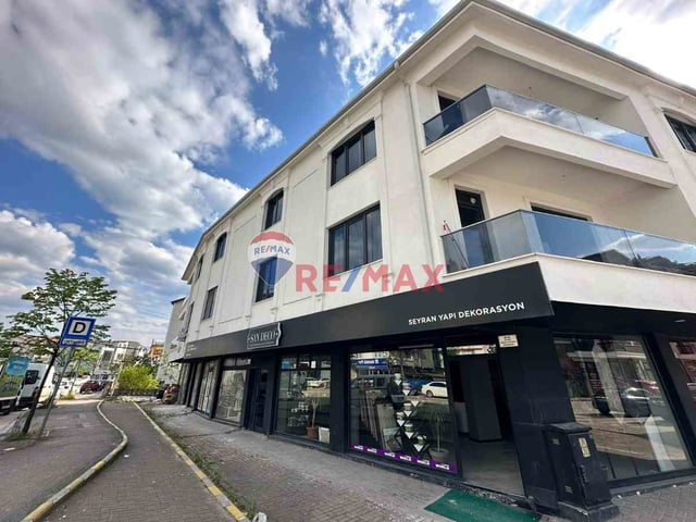 RE/MAX DREAM FARKIYLA  İZMİT M.ALİPAŞADA KIRALIK EŞYALI 1+1 DAIRE