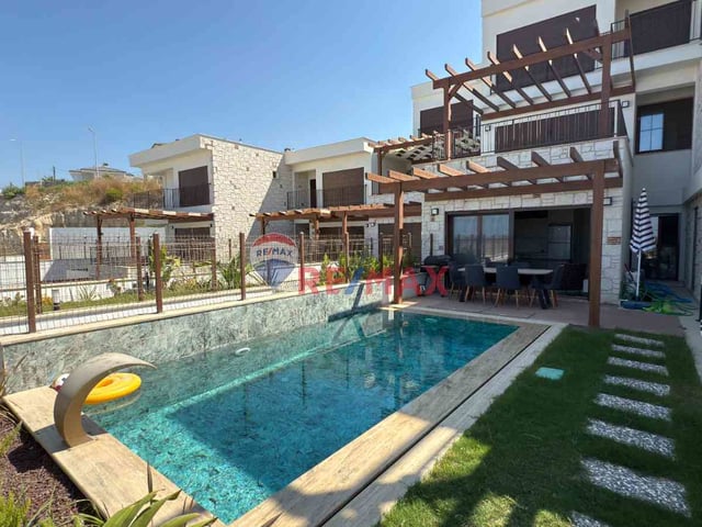 ÖZEL HAVUZLU DENİZ MANZARALI FULL EŞYALI SUITE 2+1 SIFIR YAZLIK