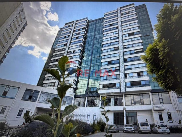 REMAX DEĞİŞİMDEN LİWE POLAT REZİDANS'TA SATILIK 4+1 TERAS KAT