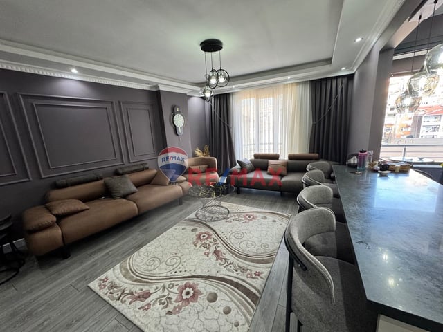 ÖZEL MİMARİ TASARIMLI LÜKS EŞYALI 2 AYRI DAİRE SATILIK 4+2 DAİRE