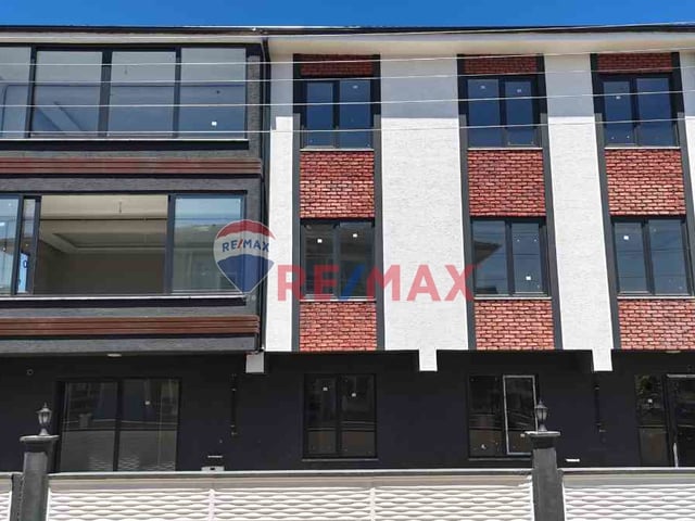 REMAX MAVİ KARASU KABAKOZ ANAYOLA YAKIN HAVUZLU 2+1 DAIRE