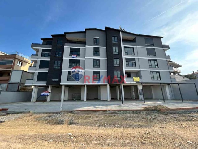 REMAX ÇAKRA' DAN TOPÇULAR MAHALLESINDE SIFIR 2+1 DAIRE