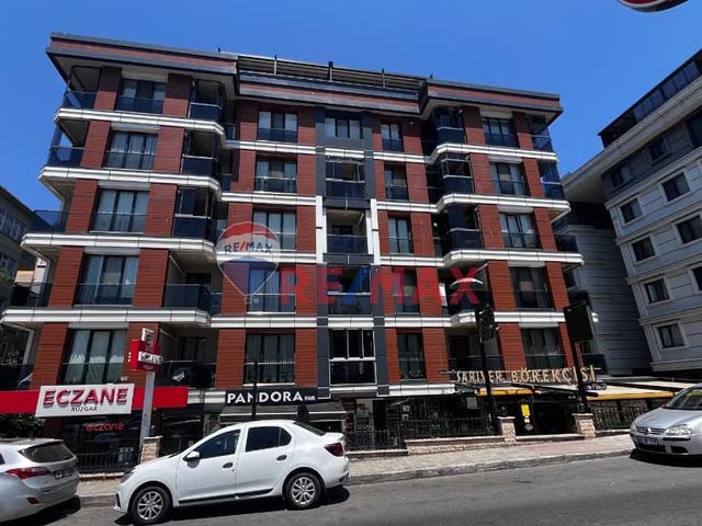 BAKIRKÖY ZEYLAN EVLERİ'NDE ŞEHİR VE KONFORUN KALBİNDE FERAH VE ŞIK  SATILIK 3+1  DAİRE