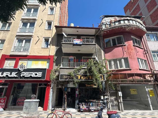 *KURTULUŞ CADDESİNDE YOL ÜSTÜNDE YATIRIMLIK 2+1 DAİRE*