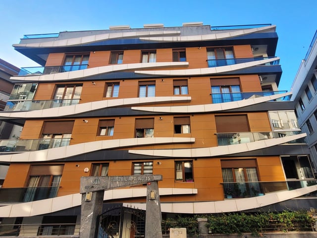İDEALTEPE' DE 4+2 240M2 OTOPARKLI- DENİZ MANZARALI TERASLI