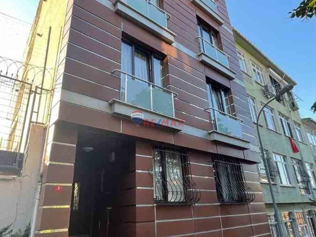 KADIKÖY İKBALİYE'DE DENİZ MANZARALI SATILIK 3+1 DUBLEKS DAİRE