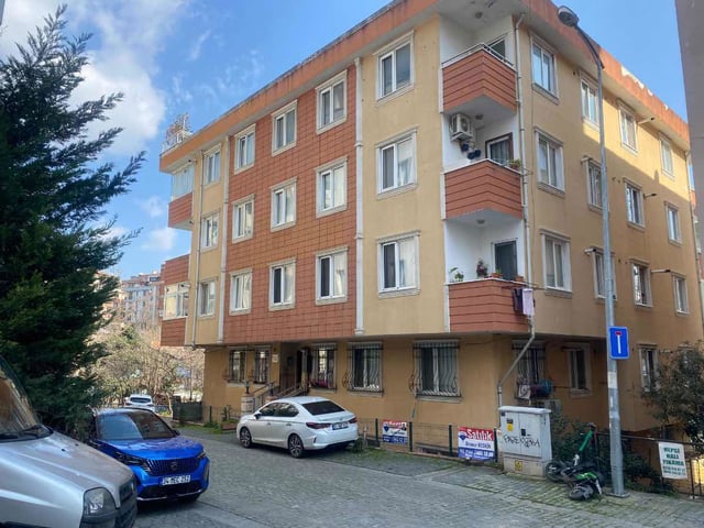 RE/MAX 7TEPE'DEN ÜMRANIYE ESENEVLERDE 2+1 FIRSAT DAİRE