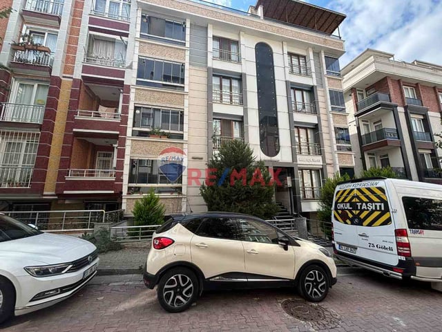 AVCILAR MUSTAFA KEMAL PAŞA'DA BAHÇE KULLANIMLI 2+1 SATILIK DAİRE