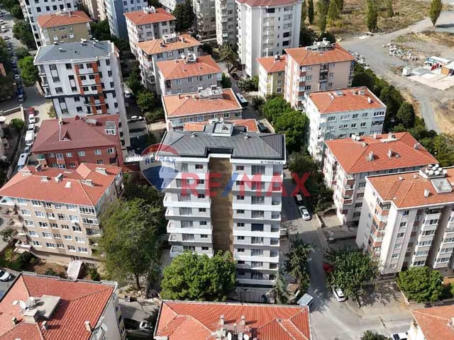 KADIKÖY MERDİVENKÖY 2+1 KAPALI MUTFAK VE BALKON METROYA YÜRÜME