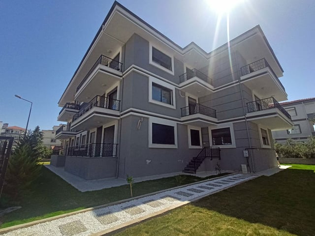 SEFERİHİSAR'IN EN KIYMETLİ BÖLGESİNDE 2+1 SIFIR KİRALIK DAİRE