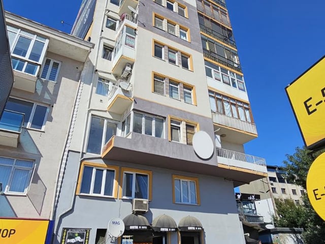 İZMİT ÇARŞI MERKEZ'DE DENİZ MANZARALI YATIRIMLIK 3+1 DAİRE