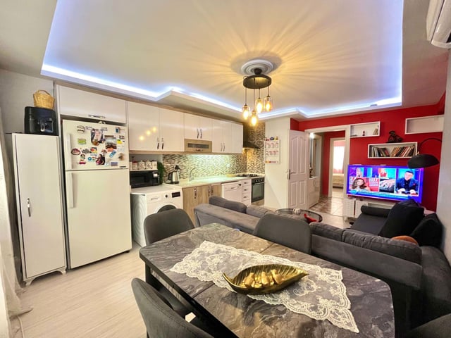 MERKEZDE SAHİLE YÜRÜME MESAFESİNDE 2+1 FERAH DAİRE