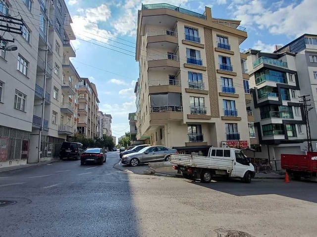 YATIRIMCIYA! 26 BİN MEMUR KİRACILI, METROYA YAKIN ARA KAT 3+1
