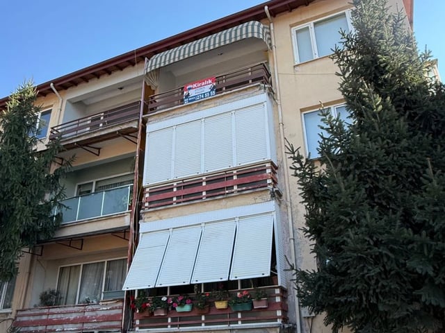 ADAPAZARI İSTİKLALDE MİLLET BAHÇESİ KARŞISI KİRALIK 3+1 DAİRE