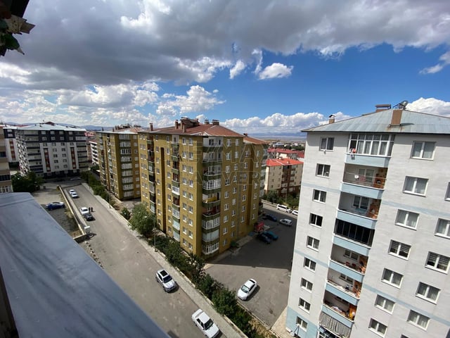 RE/MAX LACİVERT'TEN KAYAKYOLUN'DA SATILIK 4+1 DAİRE