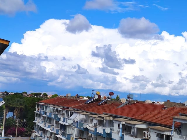 MAVİŞEHİR'DE EŞYALI KİRALIK 2+1 DAİRE