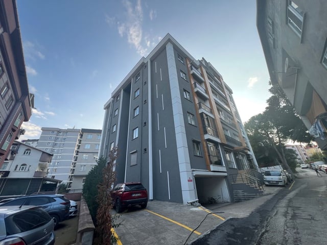 TUZLA AYDINLI MERKEZDE ARA KAT SATILIK 3+1 DAİRE