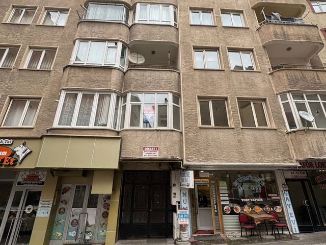 REMAX İLKE'DEN ÇAYKARA CADDESİ'NDE 3+1 KİRALIK DAİRE