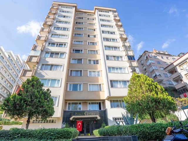 AZİZ BAŞKAYA'DAN GAYRETTEPE'NİN İKONİK APT DA SATILIK 4+1 DAİRE