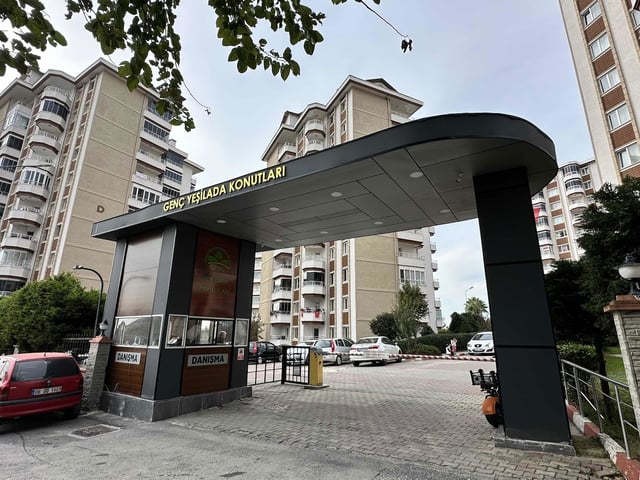 REMAX KAYADAN HAVUZLU SİTEDE SATILIK 3+1 DAİRE