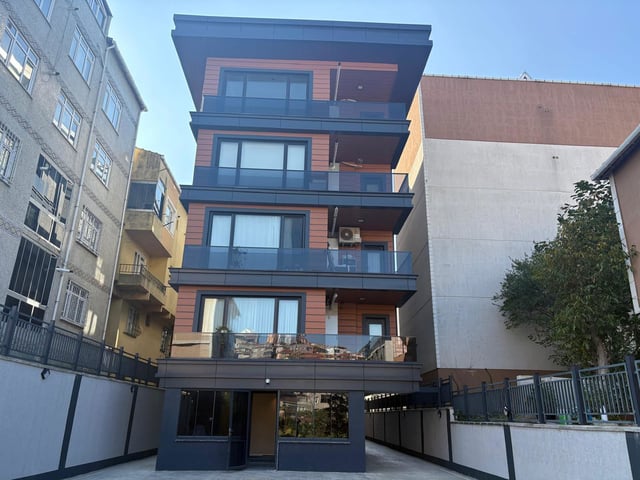 REMAX ASHILL ÜSKÜDAR BURHANIYE DE 3+1 SATILIK BAHÇE KATI DAIRE