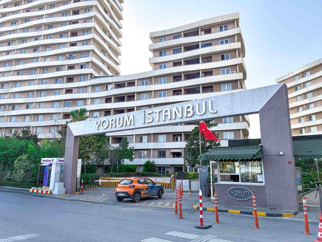 YORUM İSTANBUL EVLERI 'NDE 5+2 350M² ARAKAT DUBLEKS DAIRE