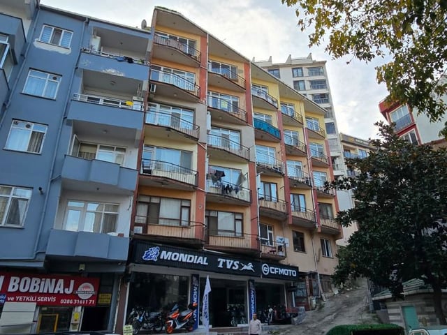 REMAX CANBEK TARBA-CADDE ÜZERI SATILIK 3+1