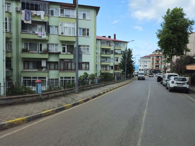 REMAX MEYDAN'DAN YEŞİLTEPE'DE TANJANTA YAKIN TEMİZ VE ARAKAT 2+1