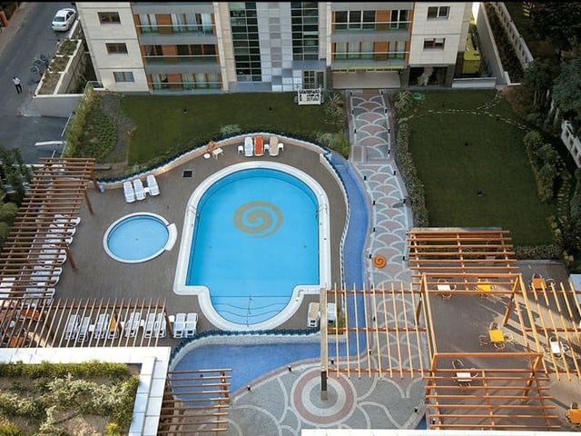 ŞİŞLİ MİDDLEİST SİTESİNDE SATILIK DAİRE  150 M2 3+1 OTOPARK VE HAVUZLU