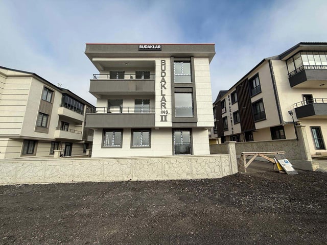 REMAX İLKE'DEN DADAŞKENT'TE ANAYOL ÜZERİ 2+1 SATILIK DAİRE