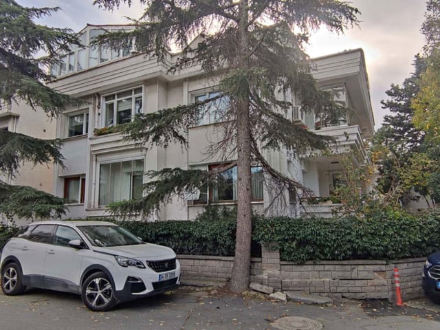 FLORYA ŞENLIKKÖY DE, KAT MÜLKIYETLI, KÖŞE BLOK, ÇIFT CEPHE, BÜYÜK 3+1 DUBLEKS  DAIRE