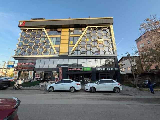 REMAX EFFECT - KARTEPE - ISTASYON MAHALLESİ - KÖŞE 1+1 MESKEN & OFİS