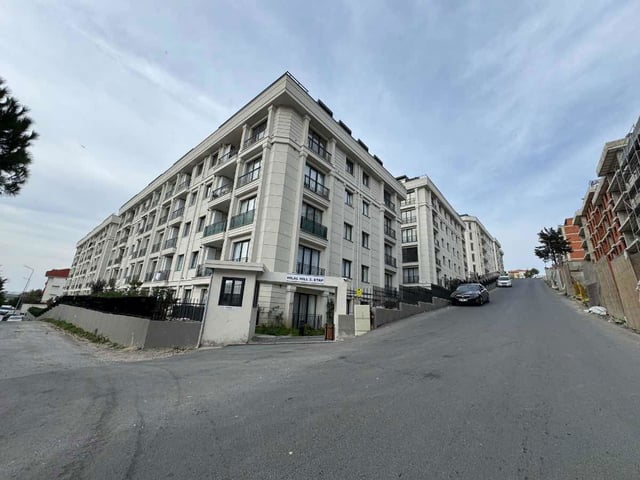 REMAX HEDEF DEN BÜYÜKÇEKMECE HİLAL HİLL 2.ETAP KÖŞE CEPHE 3+1