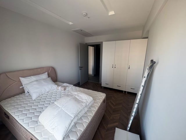 BORNOVA VIVEN VOGUE'DA SIFIR FULL EŞYALI 1+1 KIRALIK DAIRE