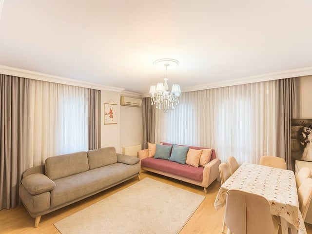 ÇELİKTEPE ULUBATLI CADDESİ'NDE 1+1 SATILIK KÖŞE DAİRE