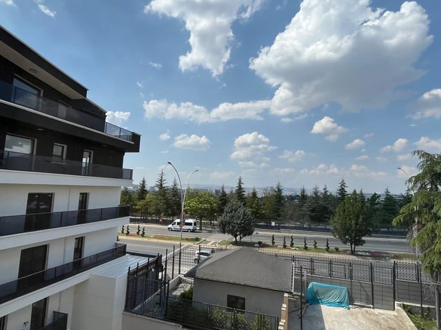 ÇETIN EMEÇ BULVARINDA HAKIMEVI YANI 2+1 KIRALIK SIFIR OTOPARKLI DAIRE