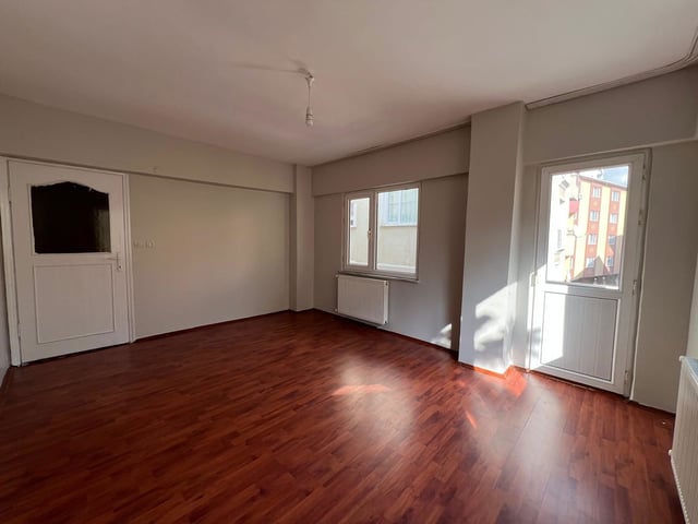 ÜMRANIYE SITE MAH.BALKONLU KIRALIK 3+1 DAIRE