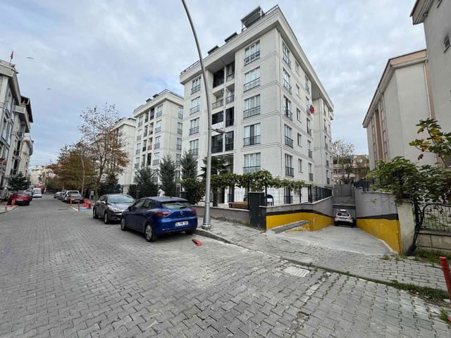 REMAX TEN BÜYÜKÇEKMECE 19 MAYIS MH GÖLKENT KONAKLARI 2+1