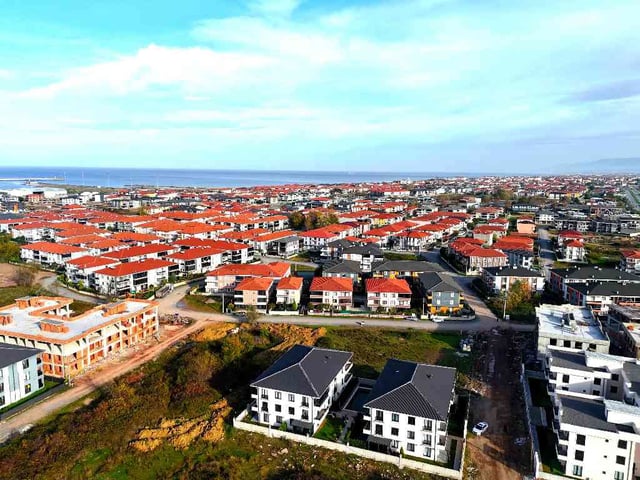 SAKARYA KARASU AYRI MUTFAK HAVUZLU DENİZE YAKIN KALİTELİ LÜKS DAİRE