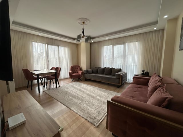REMAX KULE'DEN KUMBURGAZ'DA MERKEZİ KONUMDA 2+1 DAİRE